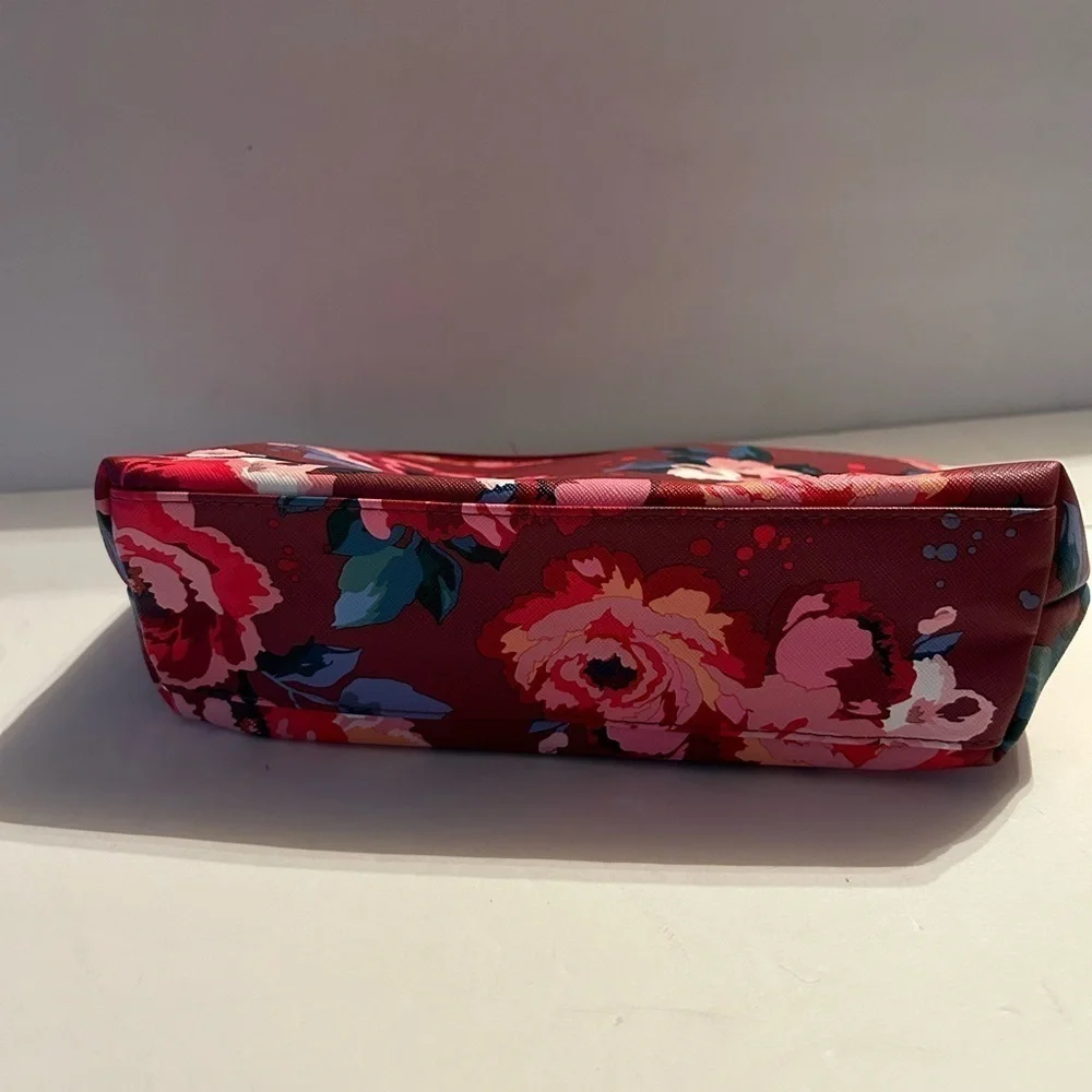 NWT Floral Faux Leather Makeup bag